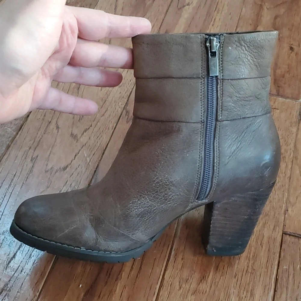 clarks mission tan booties
